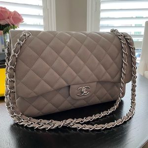 CHANEL Double flaps, jumbo size, Toupe color.